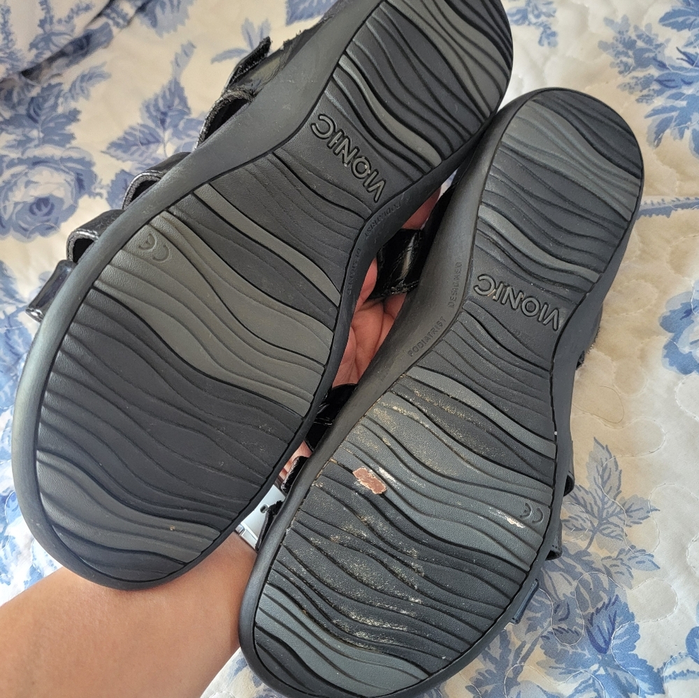 Vionic Sandals 10 - Picture 3 of 5